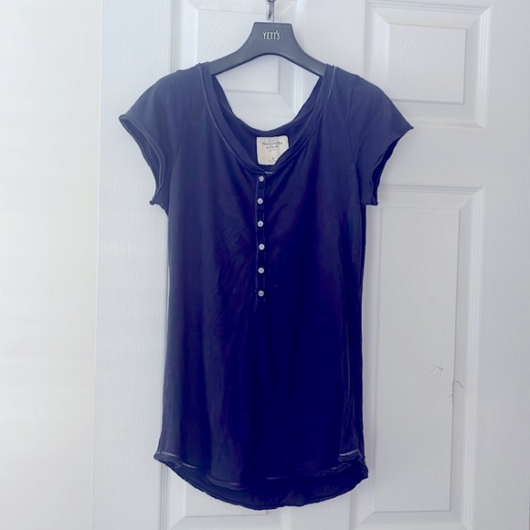 Abercrombie& Fitch Women’s Buttons Top Size M - Picture 1 of 4